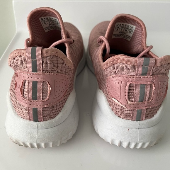 Danskin Ladies Stunt Sneakers Size 9 pink - Picture 2 of 6